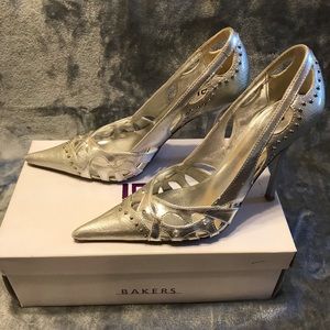 SALE! 🤍Bakers Party Pump!🤍
